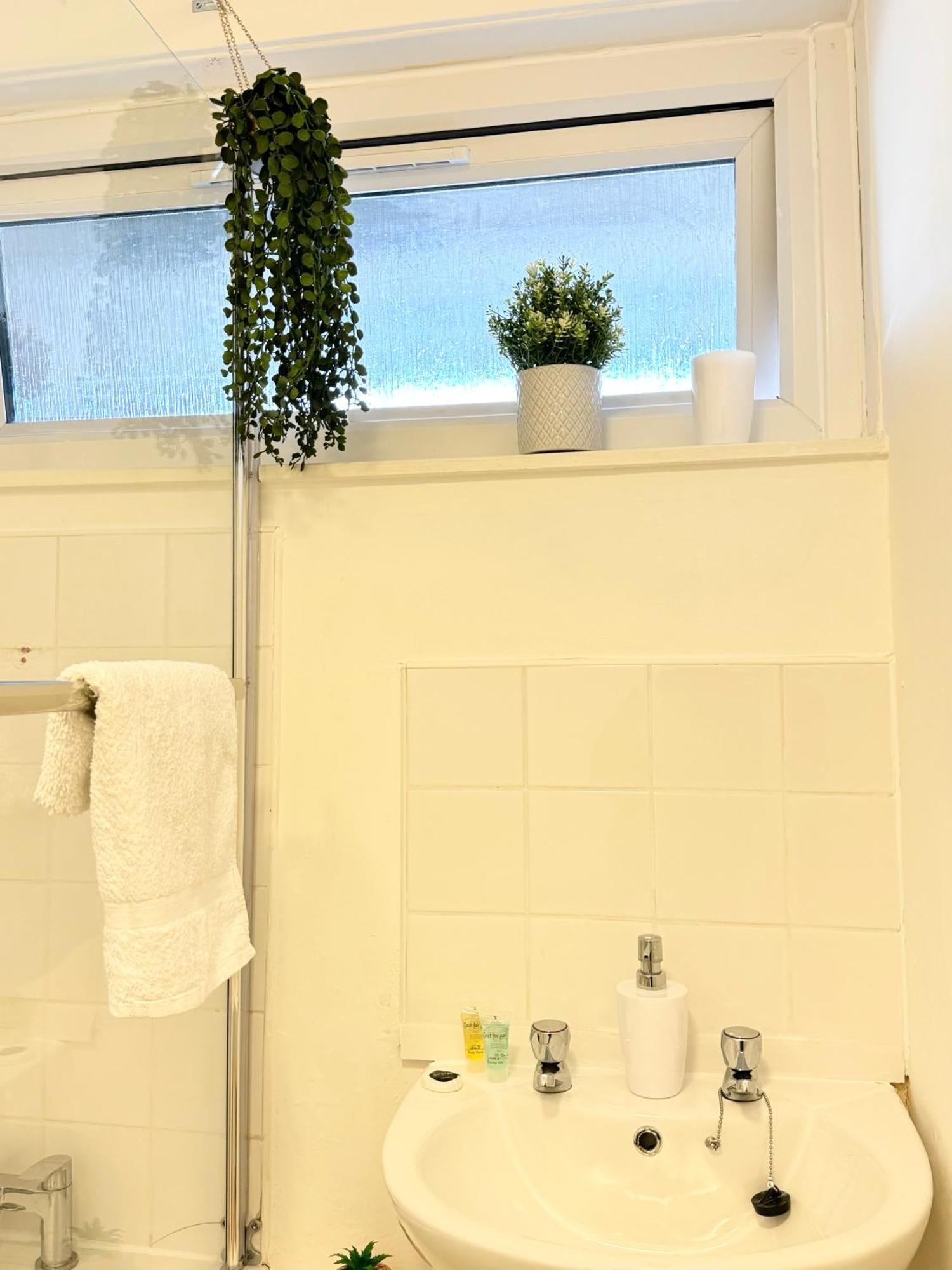Stunning Apartment, Sleeps 4, Central London, 1 Bedroom, Zone 1, Kennington - Open For Business Stays, Long Stays And Families Relocating Экстерьер фото