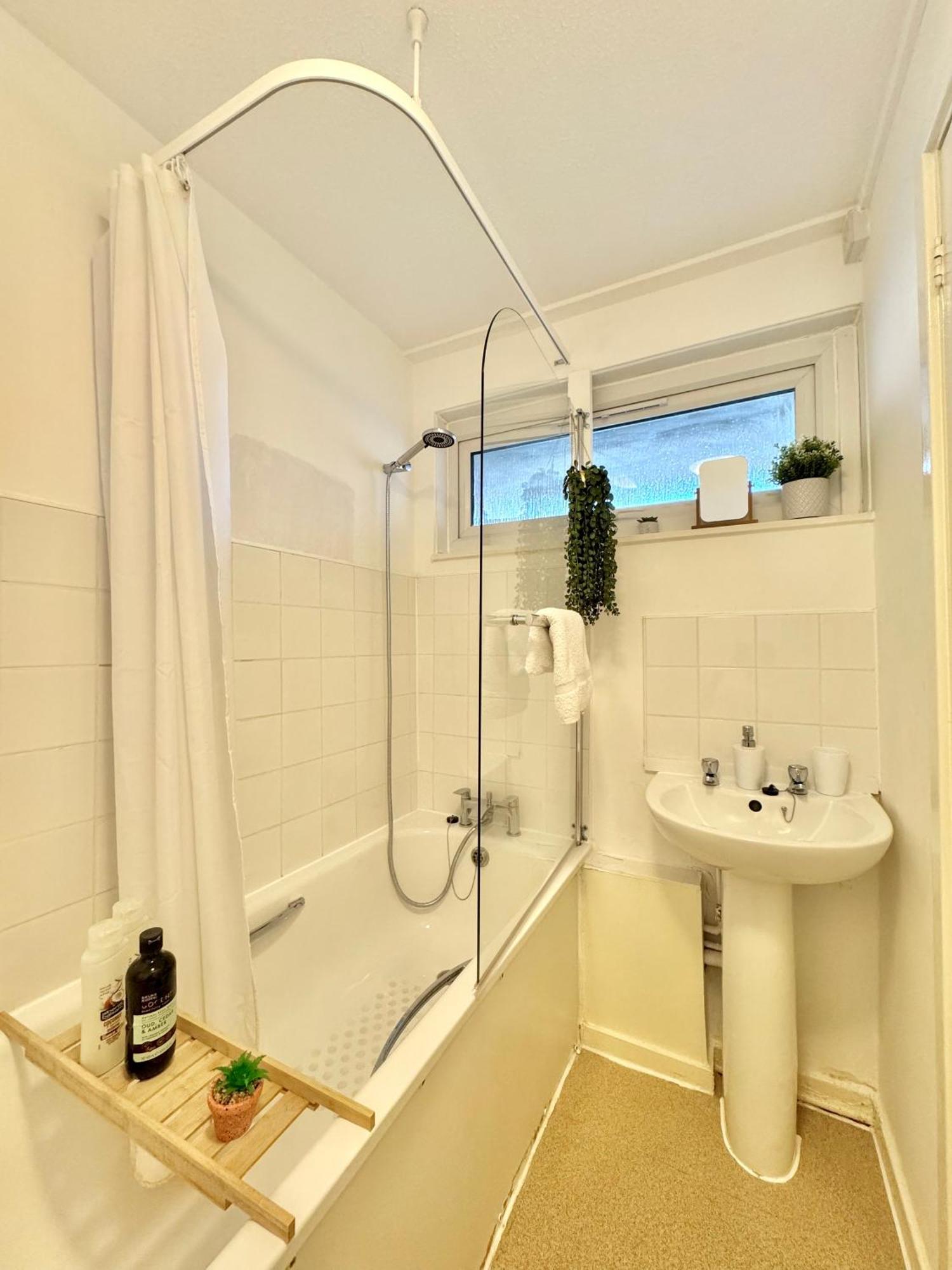 Stunning Apartment, Sleeps 4, Central London, 1 Bedroom, Zone 1, Kennington - Open For Business Stays, Long Stays And Families Relocating Экстерьер фото
